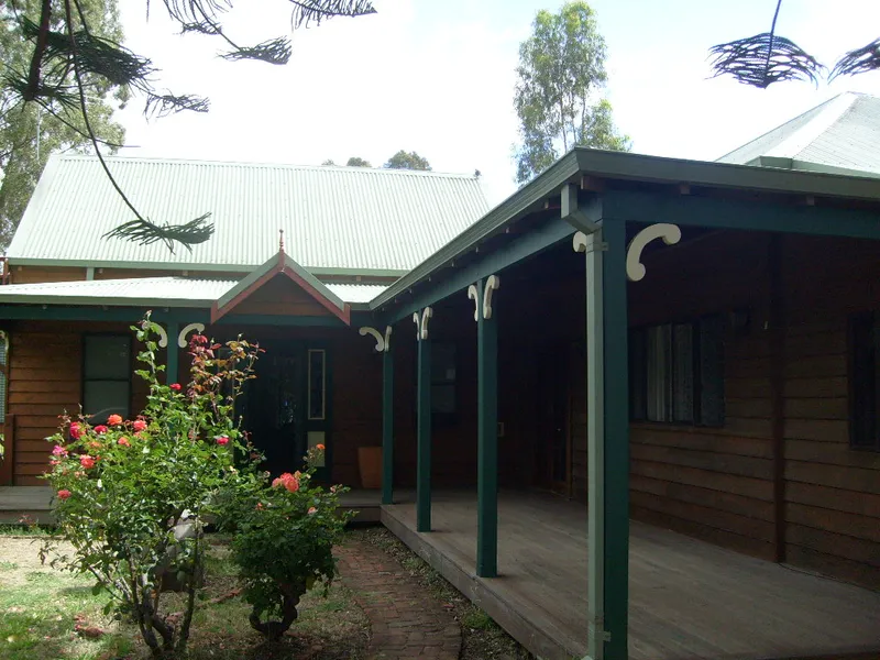 Comfortable home on large block!