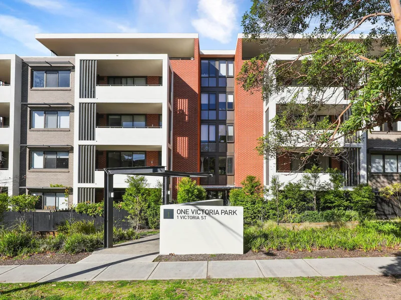 Stunning two bedders with amazing view in the heart of Roseville