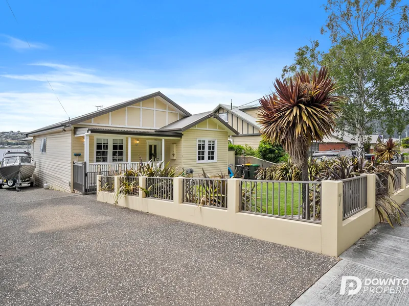 Discover Tranquil Luxury in Cadbury's Estate!