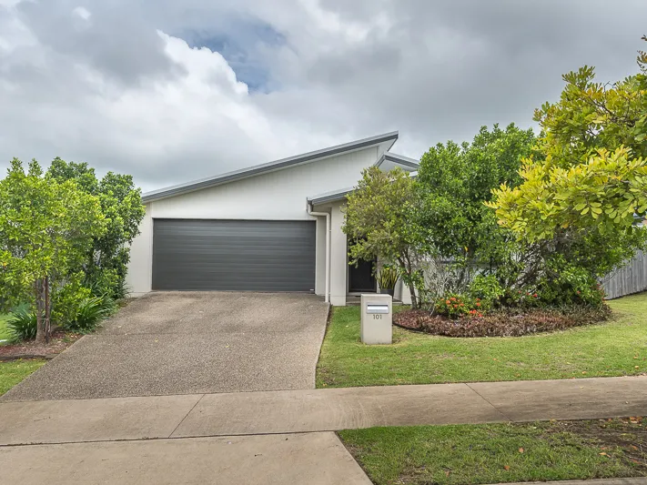 MODERN FAMILY HOME IN BEACONSFIELD HEIGHTS
