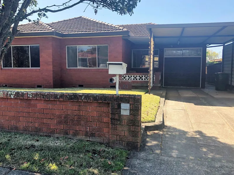 Large Freshly Painted Four Bedroom Family Home!