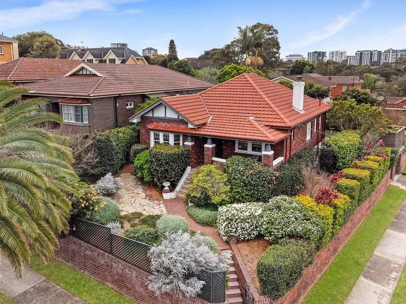 Elegant period home set in coveted McRaes Estate