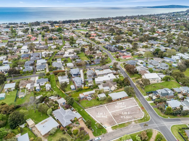 Carefree lifestyle, convenient location.