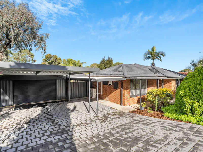 A beautifully presented family home positioned in the highly accommodating suburb of Aberfoyle Park - this stunning property is sure to appeal to all!