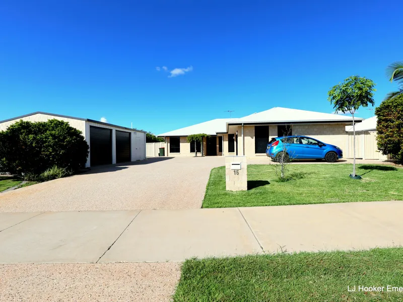 IMPRESSIVE HOME HAS PLENTY TO OFFER ON 963 m2 ALLOMENT