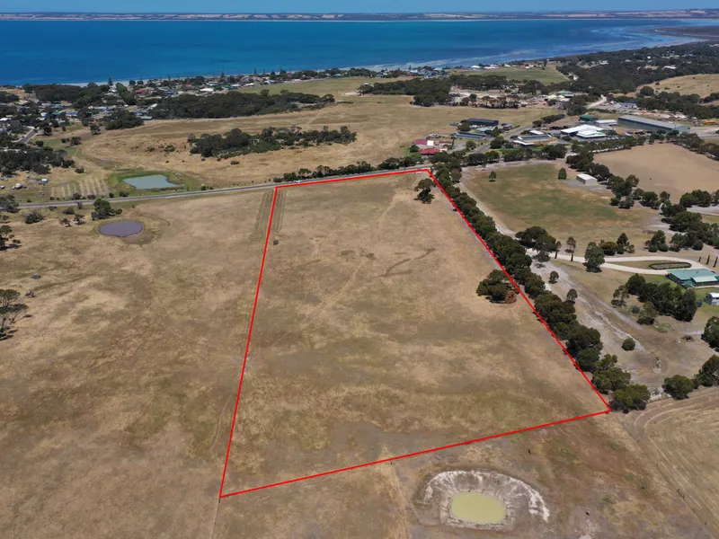 11 Acre Rural Living Land, Development Approvals and Division Potential!