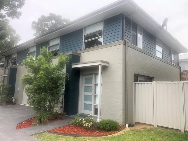 Perfectly located Townhouse!
