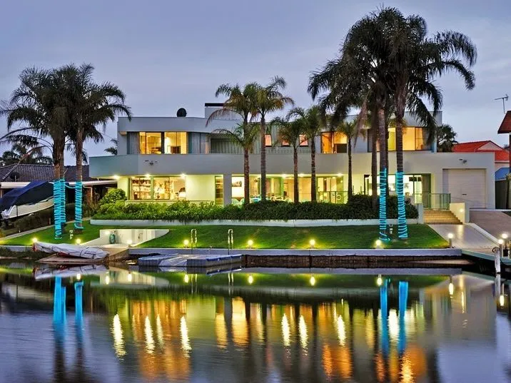 Stunning Gold Coast style waterfront 