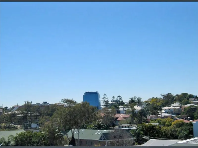 Spacious & Quiet close to the city!