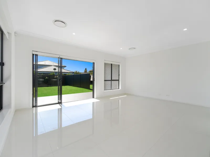 BRAND NEW DESIGNER DUPLEX IN BEACHSIDE LOCALE