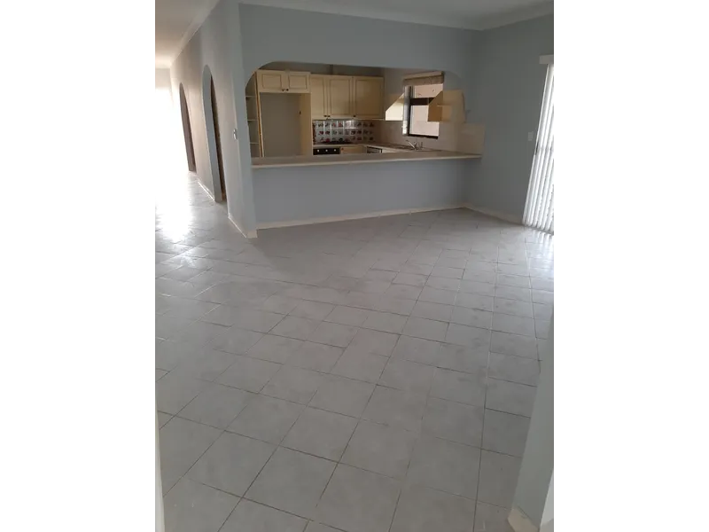 4 BEDROOMS / REAL ENTERTAINER / 2 LIVING