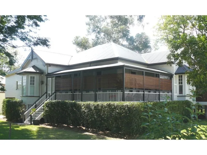 LOCATION PERFECT AND BRIMMING WITH CHARACTER...