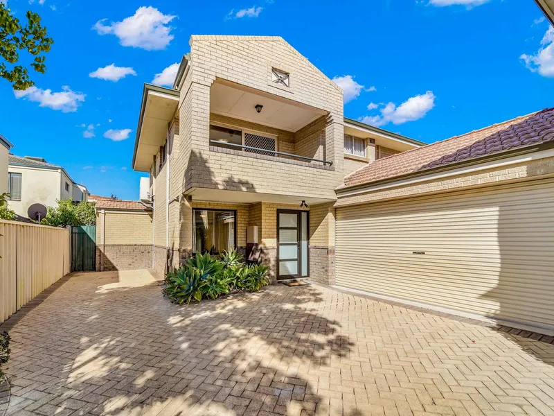 Terrific location - 3 x 2 Townhouse