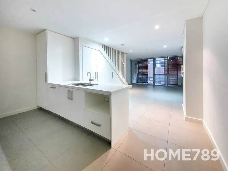 SPACIOUS TWO BEDROOM IN CHIPPENDALE