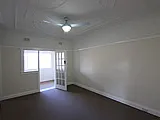 Large One Bedroom Unit For Rent- CLOSE TO UNSW