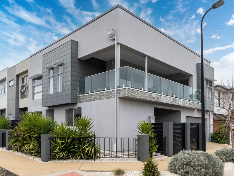 Sparkling Modern Home Living - in the Adelaide Hills