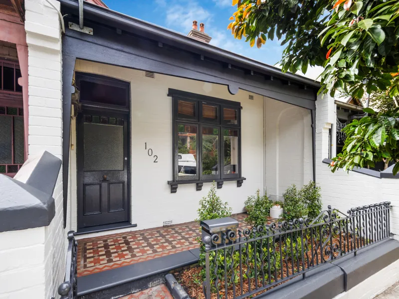 Charming vintage semi in a dress-circle setting