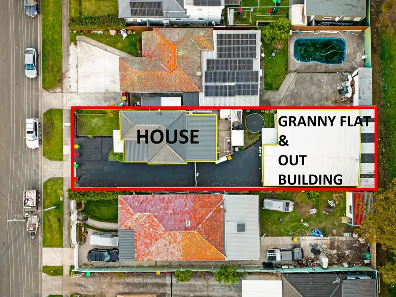 HOUSE PLUS GRANNY FLAT & OUTBUILDING