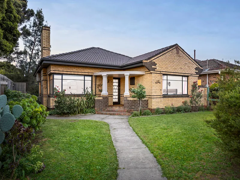 An Art Deco gem- Move in ready with so much potential