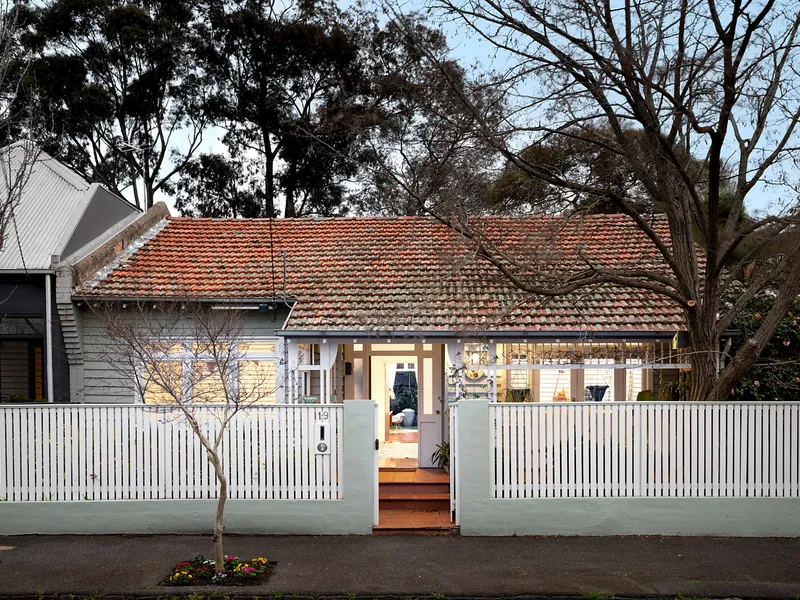 A Sublime Fusion of Period Presence and Contemporary Class