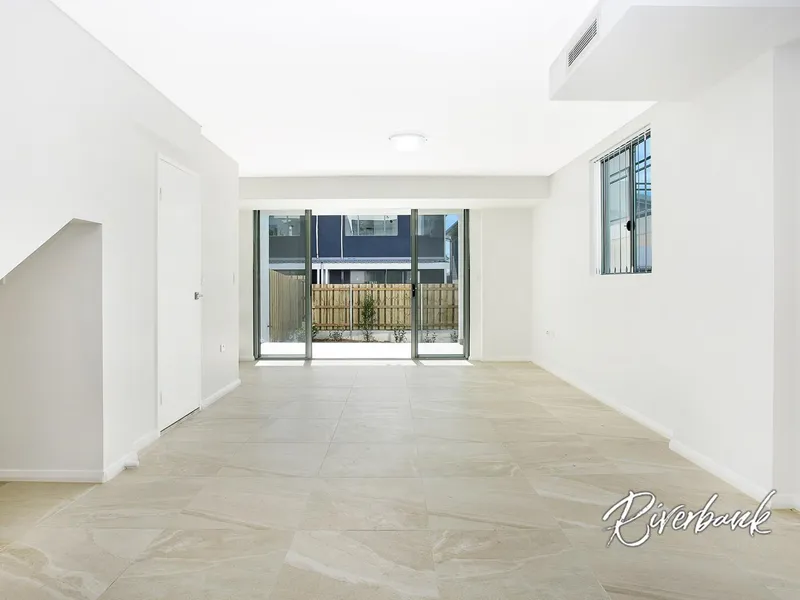 STUDIO LIVING - GREAT LOCATION