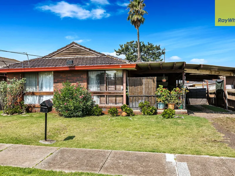 LOOK NO FURTHER THIS HOME IS RIGHT FOR YOU