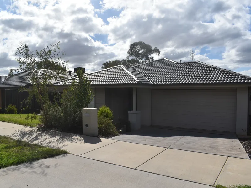 Large Modern Family home - Great location