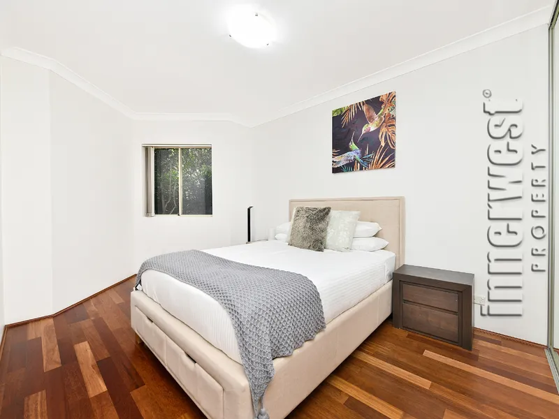 Immaculately Presented & Sophisticated Apartment