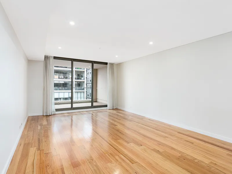 Stunning, North & East Aspect, Spacious 2 Bedroom apartment