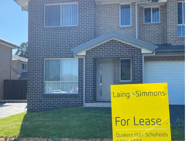 Near New Townhouse in great location