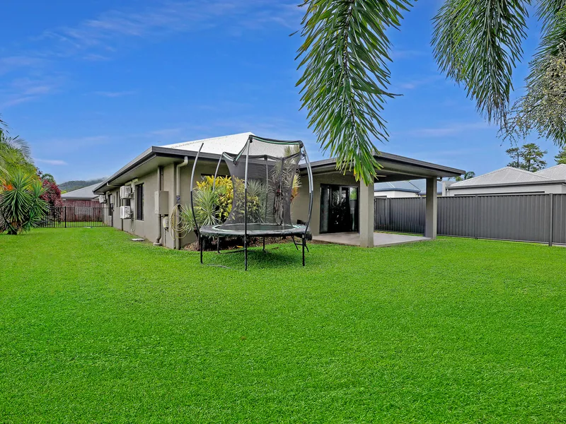 FABULOUS SMITHFIELD FAMILY HOME