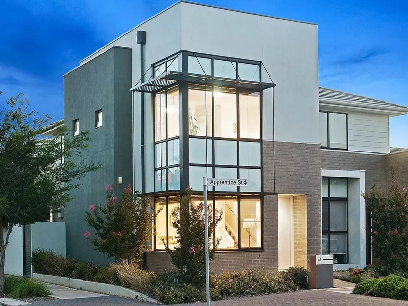 Modern Contemporary 2 Bedroom Townhouse!