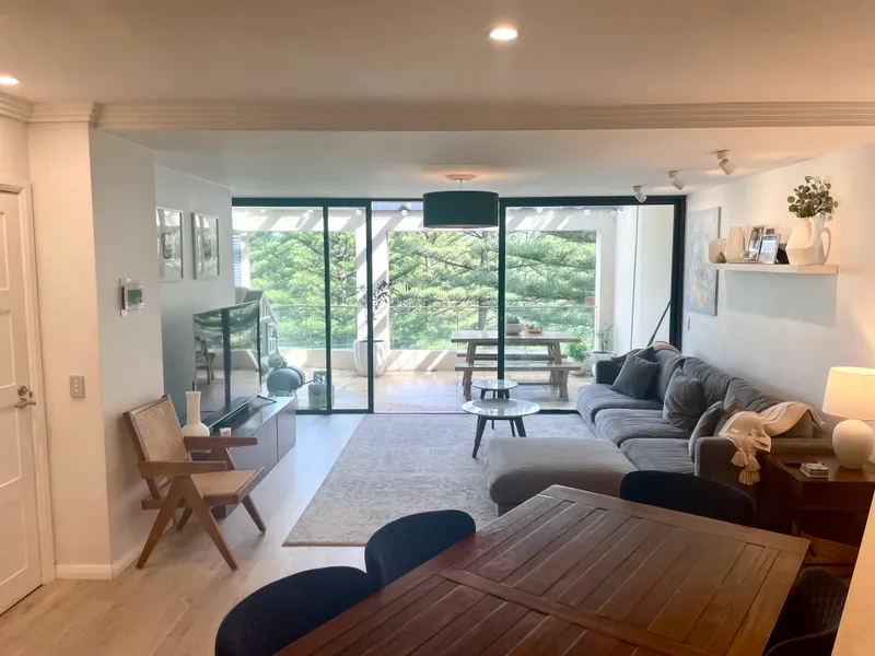 Luxury beachfront apartment meters from Coogee Beach