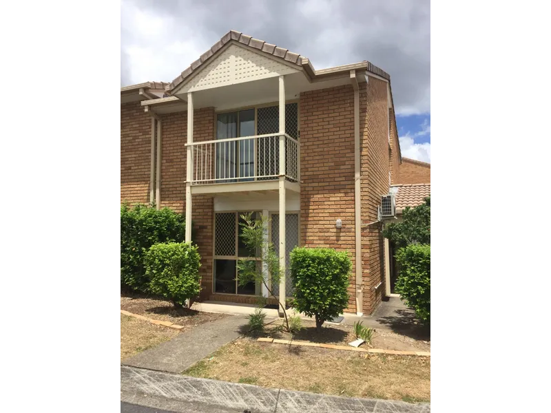 Three bedrooms townhouse with new air-con