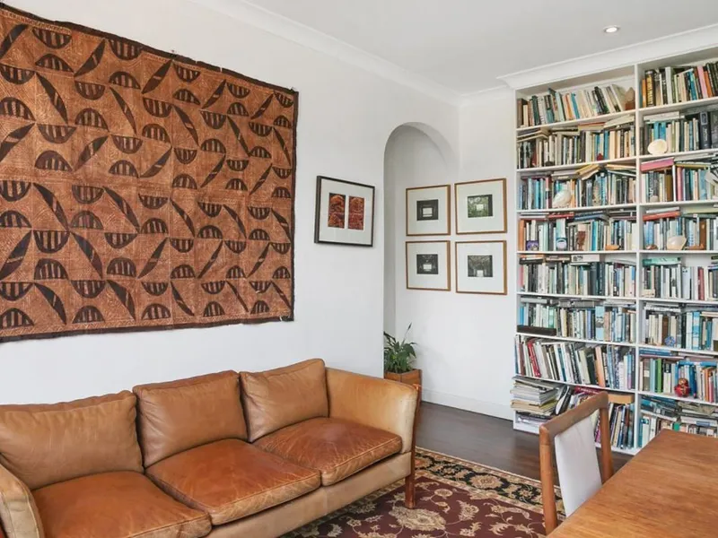 Art Deco Apartment With Ocean Views, Brand New Kitchen & Home Office -  Walk To Tamarama & Bondi Beaches