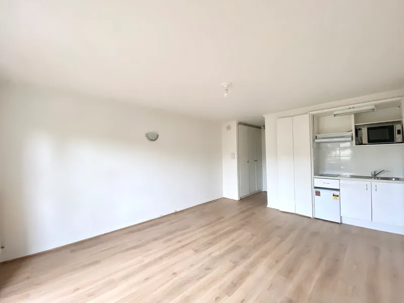 STUDIO APARTMENT IN THE HEART OF TOORAK | HODGES CAULFIELD