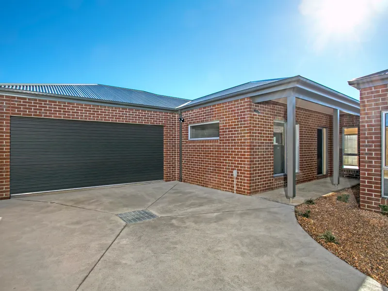 Private Rear Unit, Ideally Located