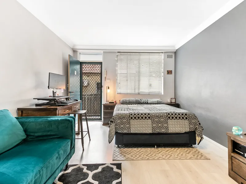 Bright and chic studio apartment with designer finishes in the heart of Newtown 29sqm