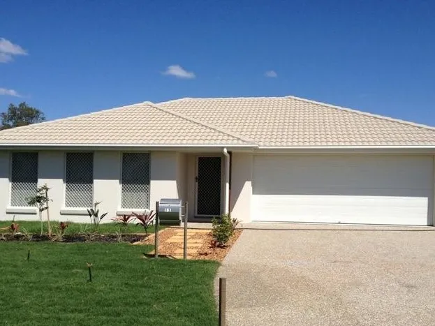 MODERN 4 BEDROOM HOME on 708 M2 BLOCK IN ROSEWOOD ...COUNTRY FEELS - GREAT LOCATION