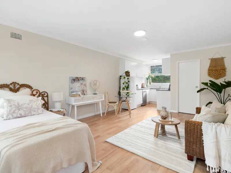 Walk to Everything, Peaceful and Private Studio