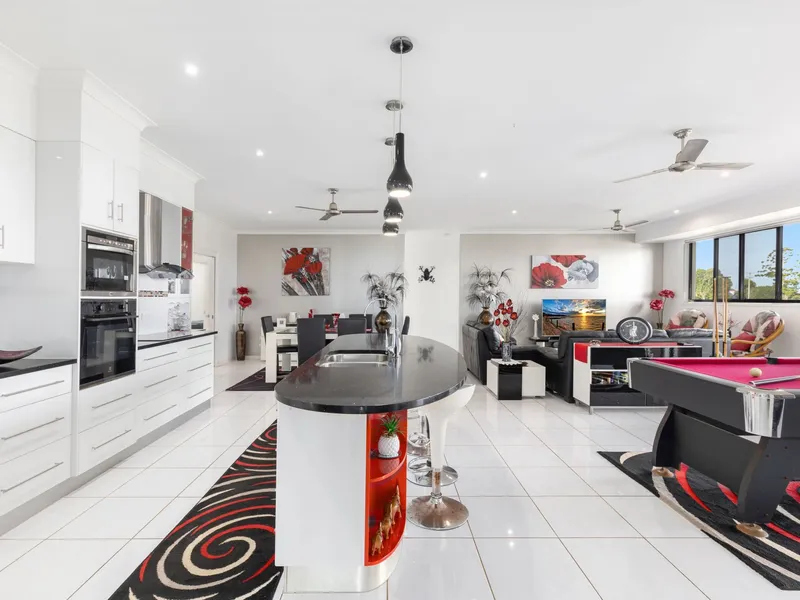 Large Open Hervey Bay Home With Panoramic Views