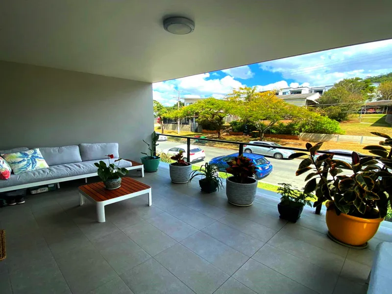 CONVENIENT LOCATION WITH MODERN STYLE!