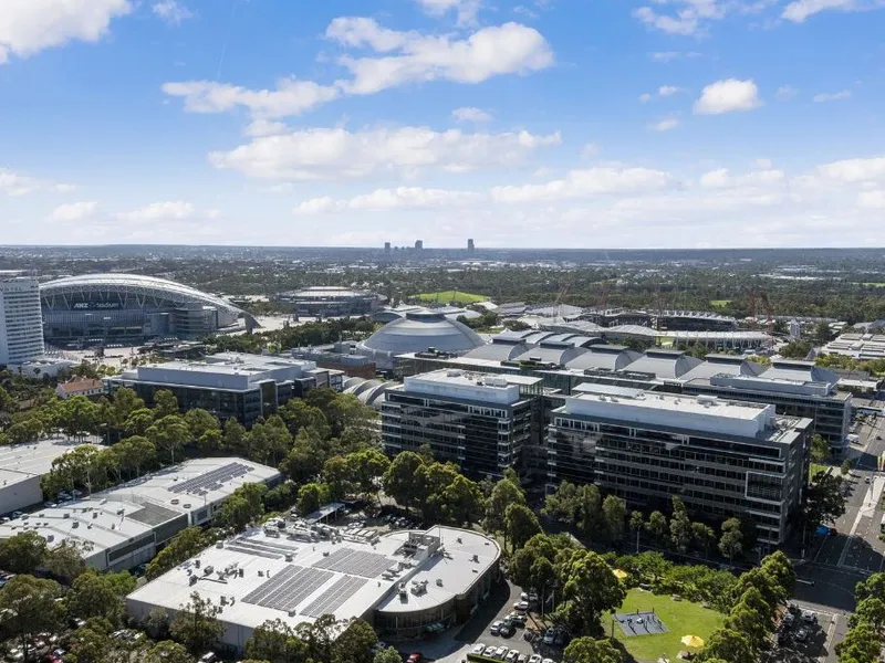 Authentic apartment on level 27 overseeing the region