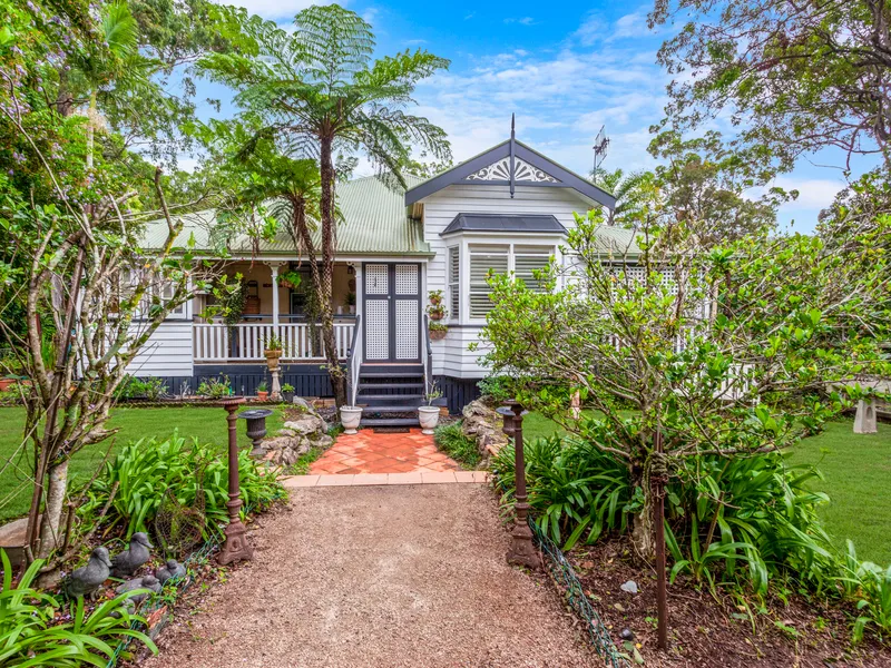 Make this your dream acreage Queenslander!! 