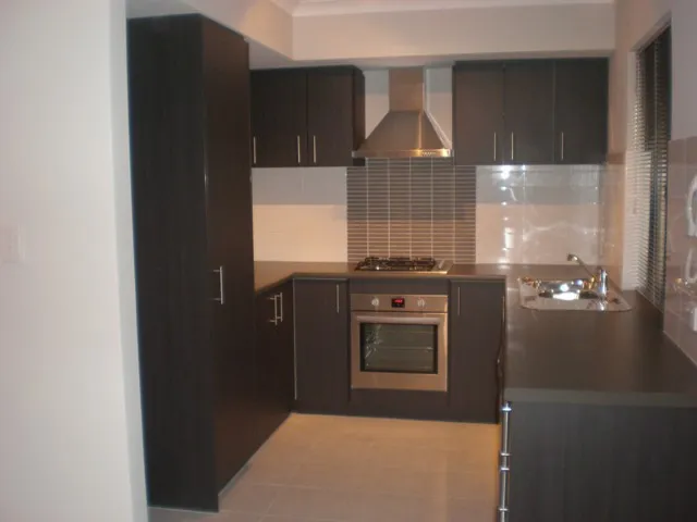 TOWNHOUSE WITH AIR CONDITIONING AND SECURITY