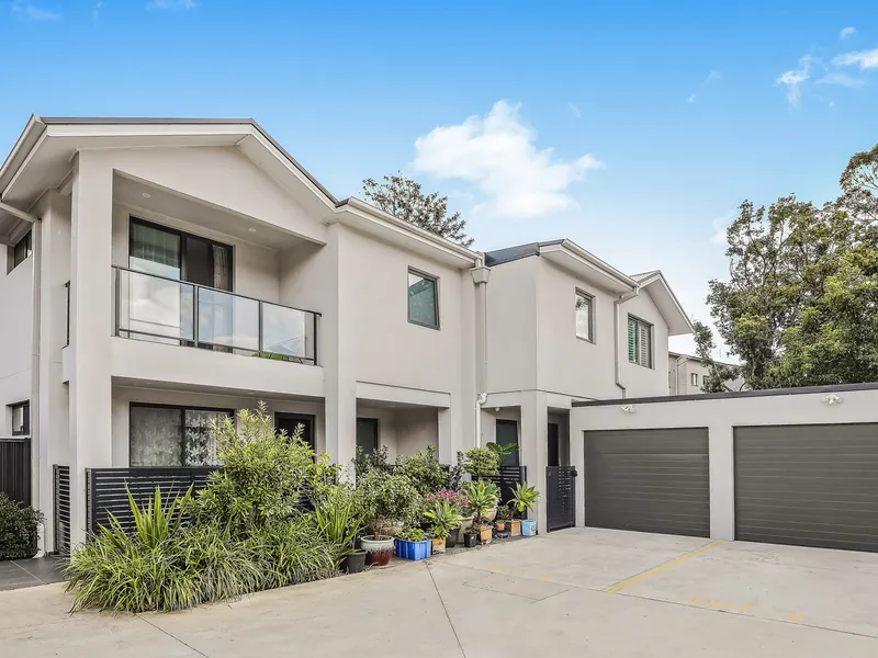 Open plan sun drenched living, located in the heart of West Ryde close to shops, schools & train station