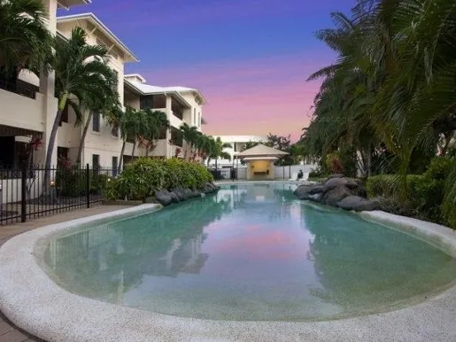 Live the Tropical Life 