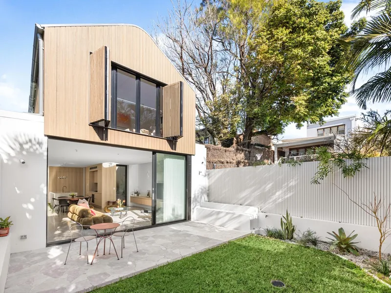 Freestanding Architect-Designed Beach House In One Of Bondi's Best Neighbourhoods