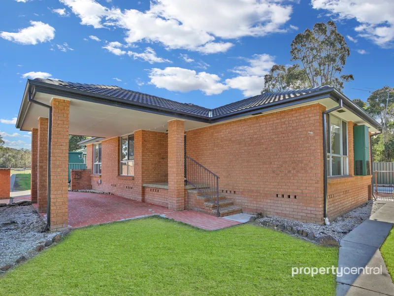 PRIVATE & FRESHLY RENOVATED HOME WITH INGROUND SWIMMING POOL!