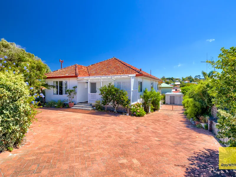 “WOW” CLOSE TO THE BEACH – YAY!